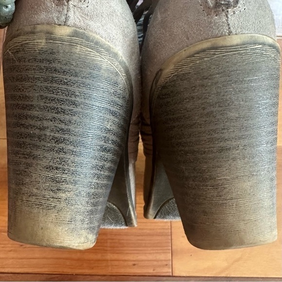 Fergalicious Suede Wicket Ankle Boots - Picture 8 of 9